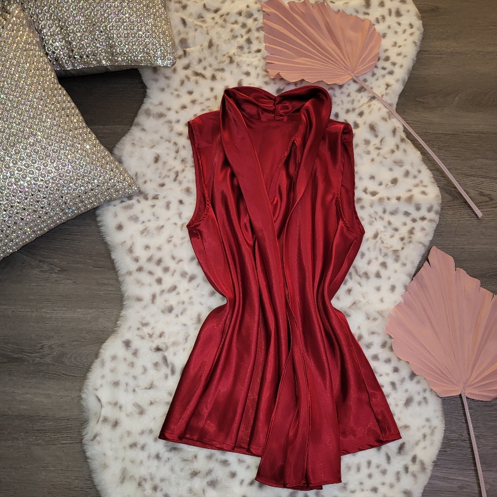 Elegant Red Sleeveless Blouse